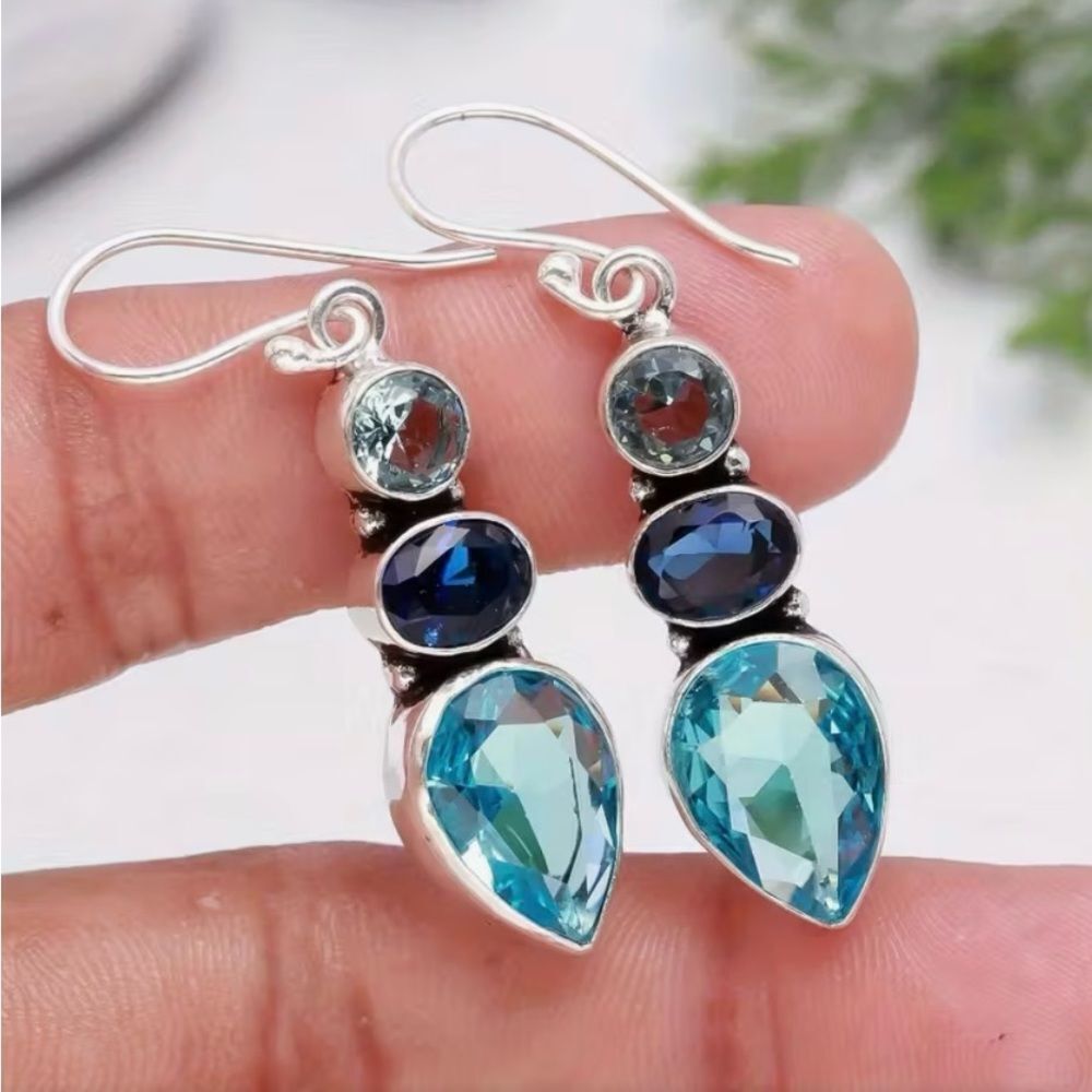 🩵 Elegant Silver and Blue Crystal Drop Dangle Earrings 🩵